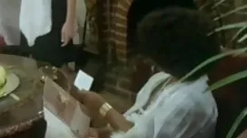 Deux sœurs sexy bais ...