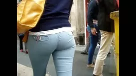 La brune sinueuse ha ...