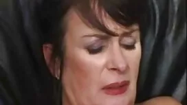 Milf Sexy en lingeri ...