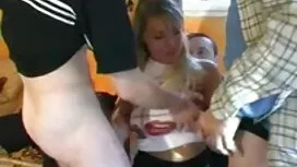 Fille en bas blancs  ...