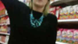 Le mec taquine le pa ...