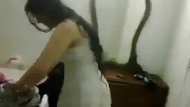 Sexy Latina boit du  ...